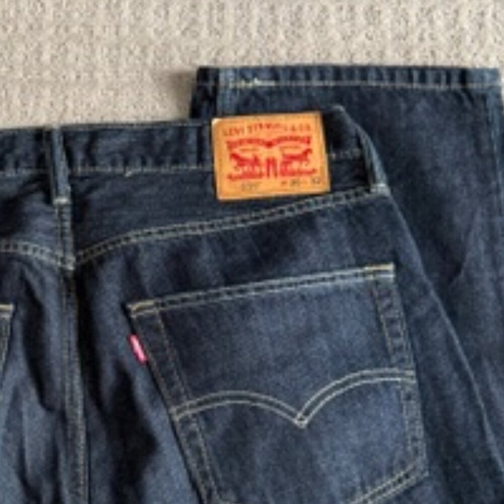 Levi's 559 dark wash straight leg jeans 36W 32L - Picture 3 of 3